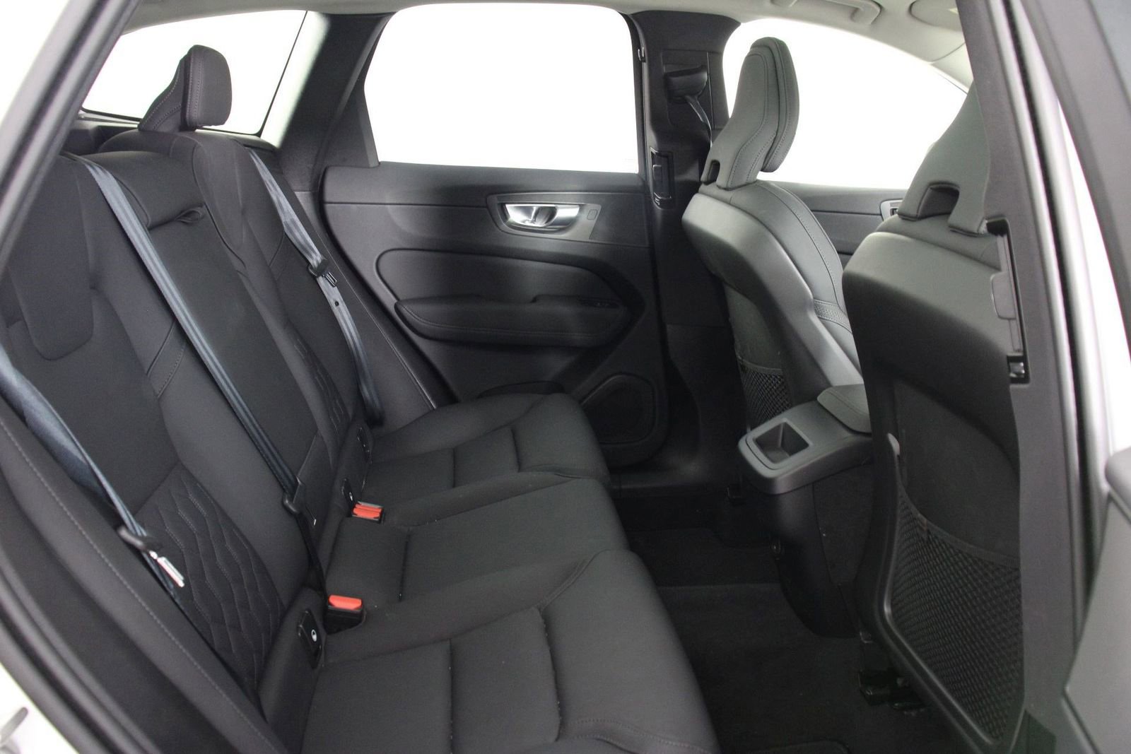 Certified 2026 Volvo XC60 B5 Plus AWD/4WD image 30