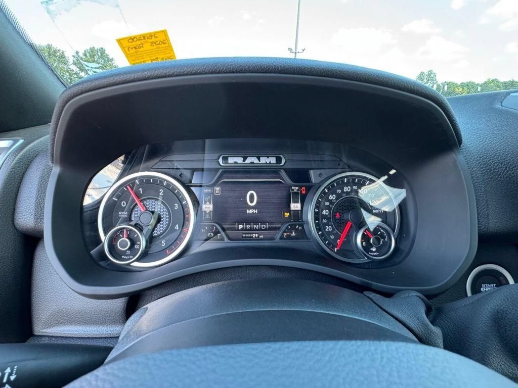 New 2025 RAM 2500 Big Horn AWD/4WD image 21