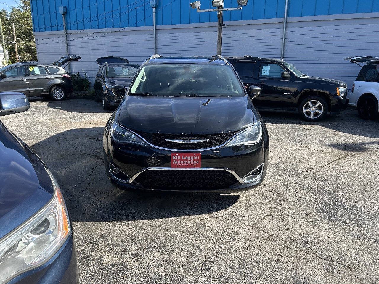 Used 2017 Chrysler Pacifica Touring-L Plus FWD image 3