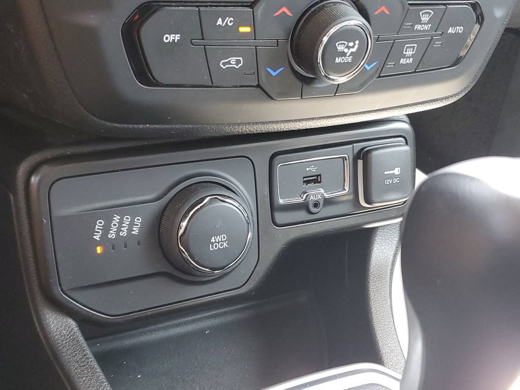Certified 2022 Jeep Renegade Limited AWD/4WD image 30
