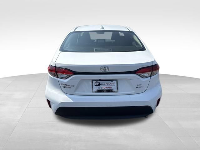 Used 2026 Toyota Corolla LE FWD image 4