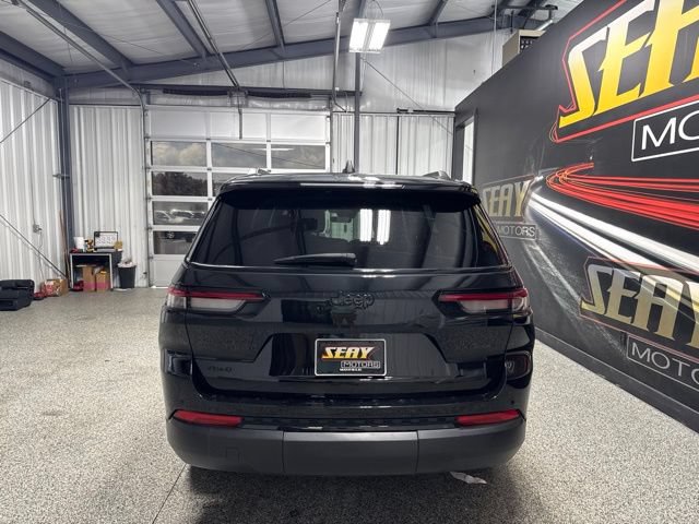 Used 2025 Jeep Grand Cherokee L Altitude AWD/4WD image 16