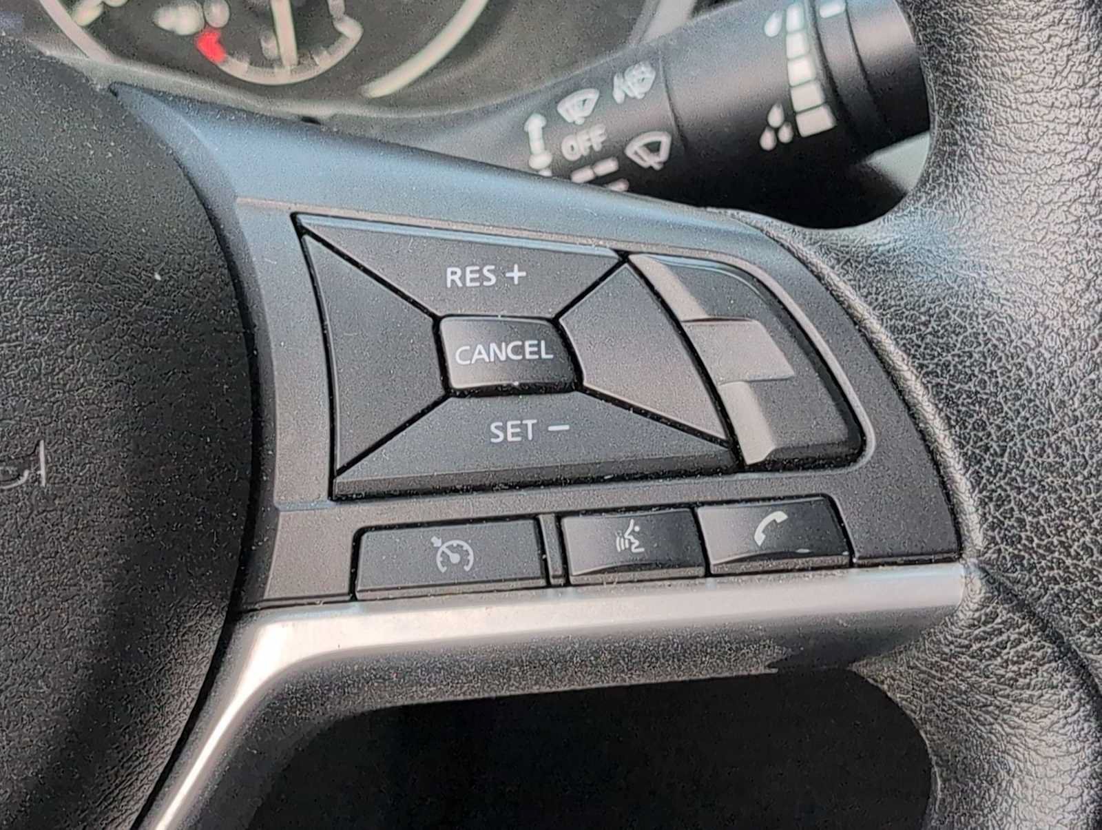 Used 2024 Nissan Altima 2.5 SV FWD image 24