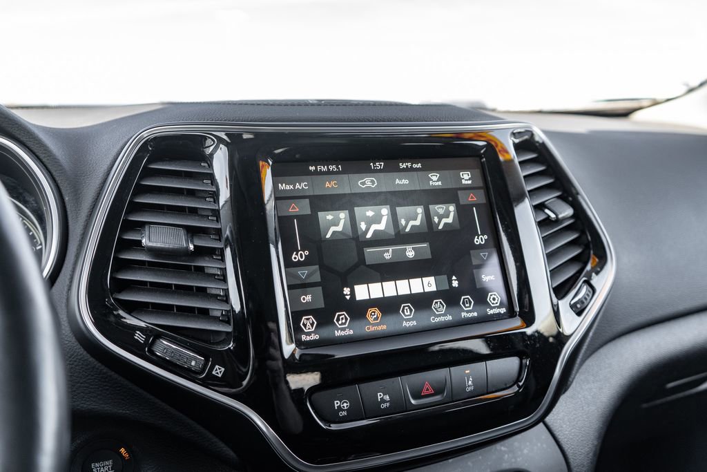 Used 2021 Jeep Cherokee Limited image 31