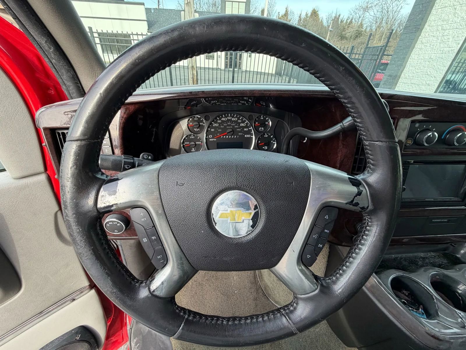 Used 2010 Chevrolet Express 1500 w/ Power Package image 24