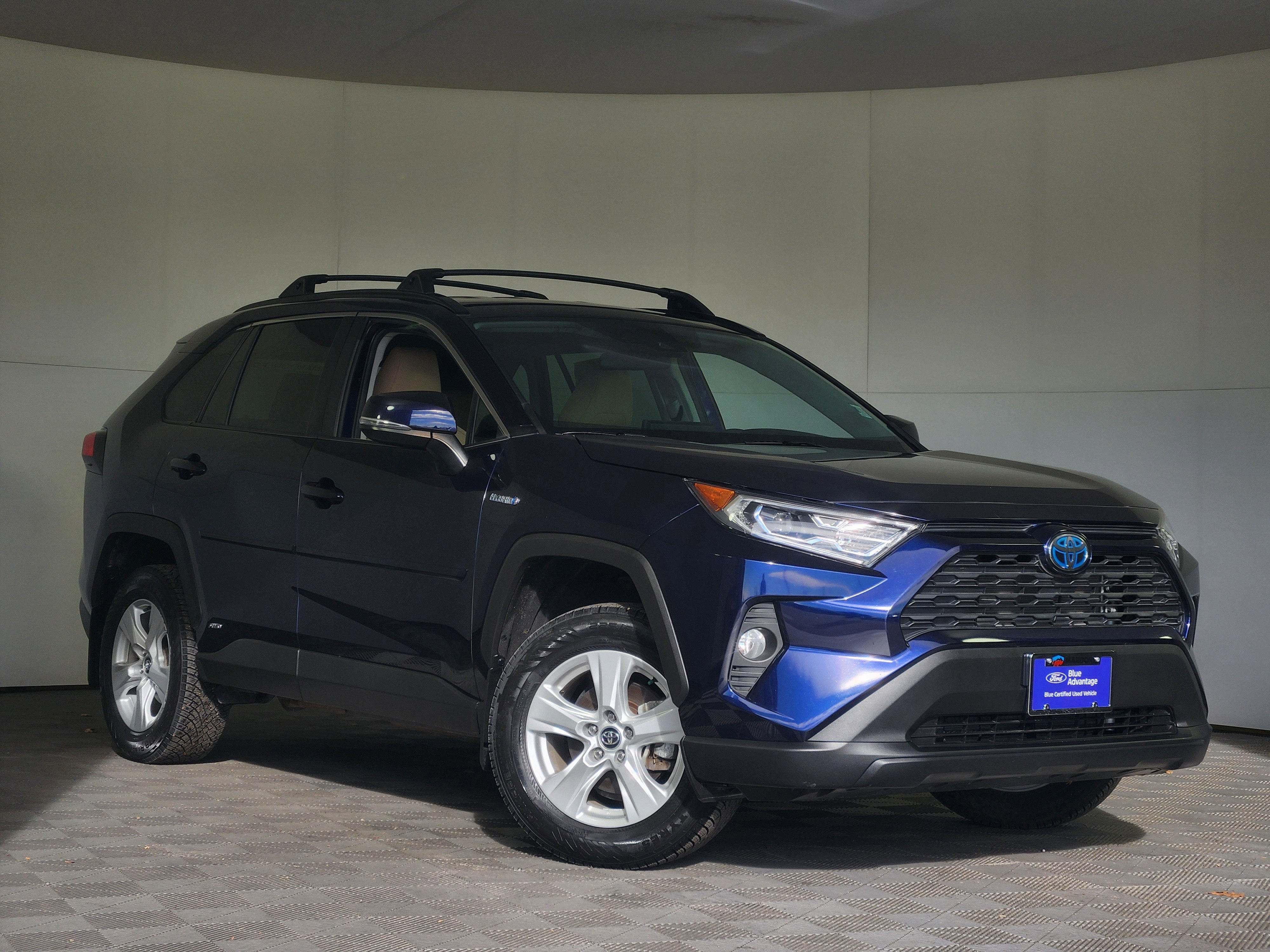 Used 2020 Toyota RAV4 XLE image 1