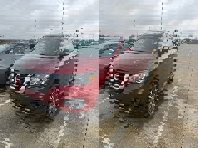 Used 2017 Nissan Pathfinder S image 1