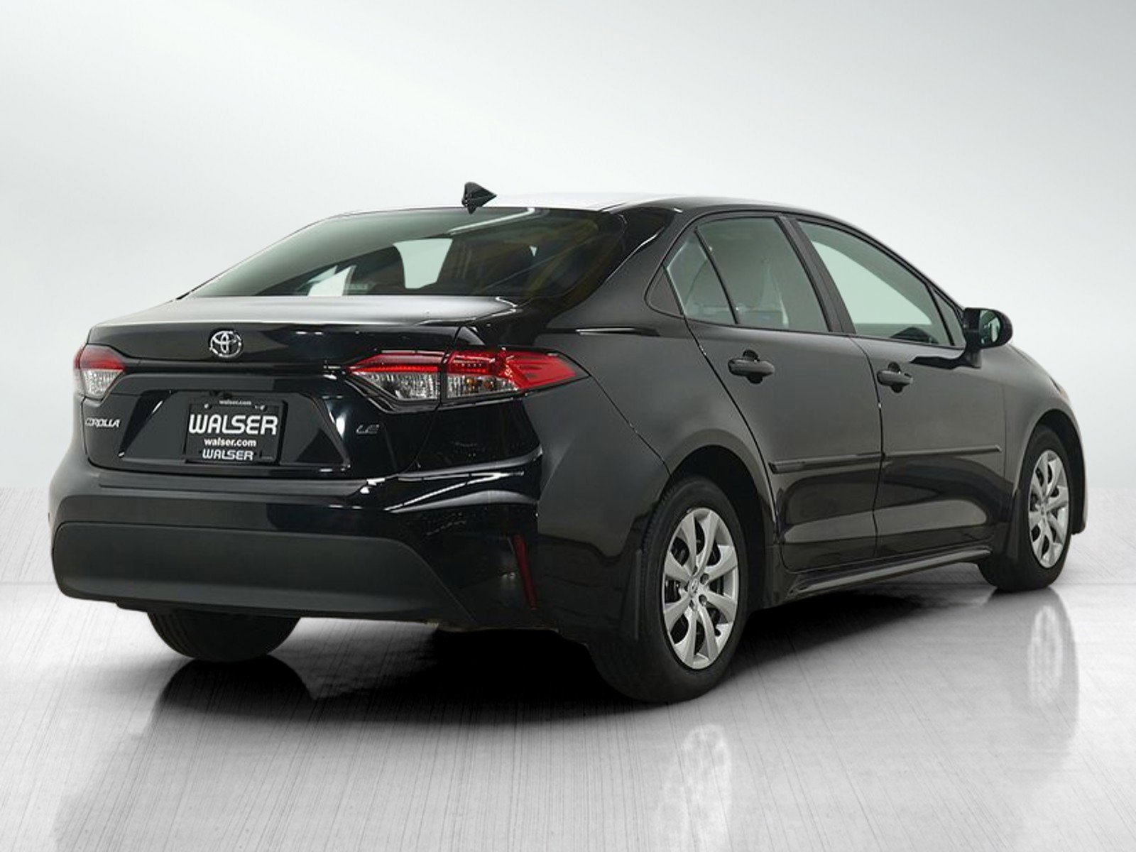 Used 2023 Toyota Corolla LE image 5