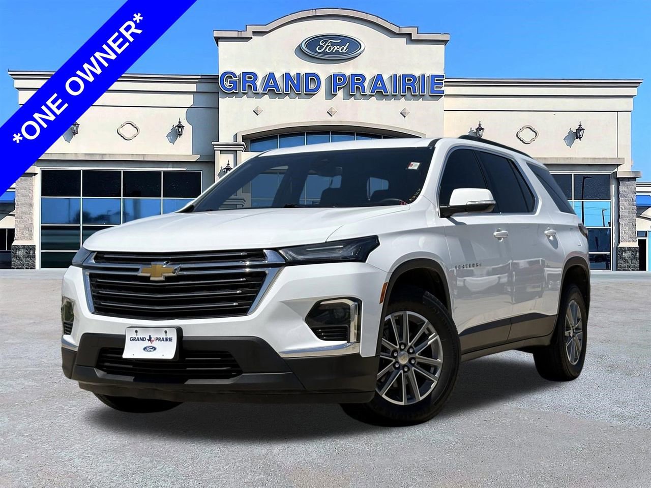 Used 2023 Chevrolet Traverse LT w/ LPO, Floor Liner Package AWD/4WD image 1