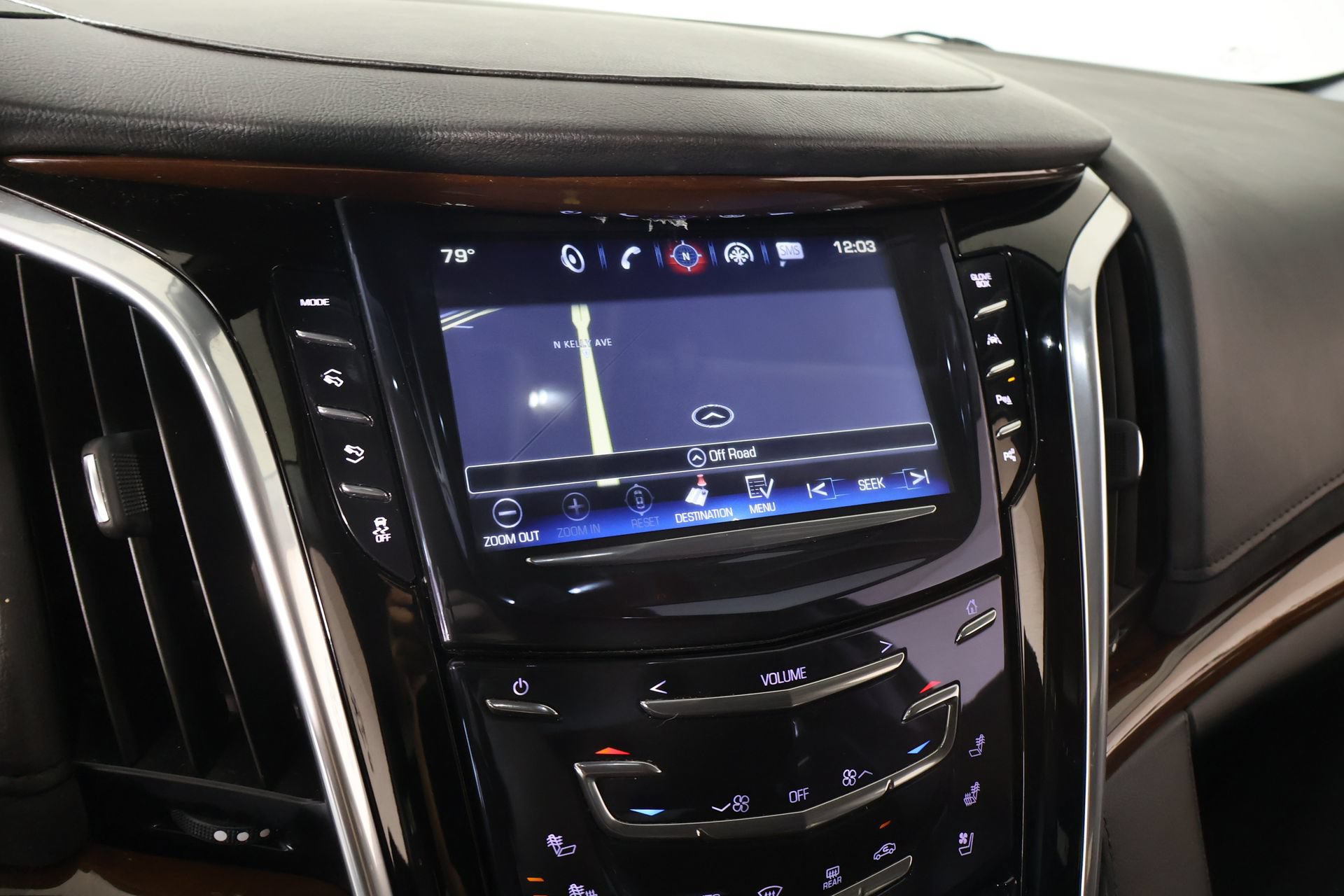 Used 2020 Cadillac Escalade Premium Luxury w/ LPO, Radiant Package AWD/4WD image 7