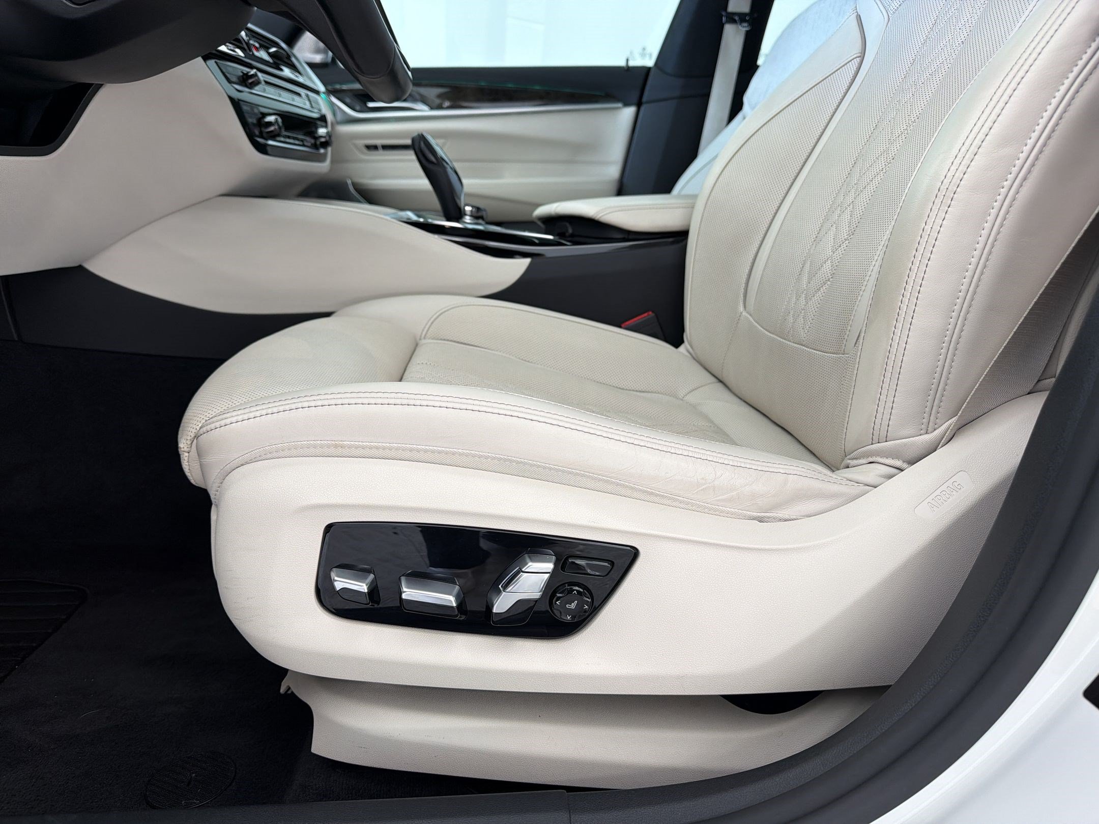 Used 2018 BMW 640i Gran Turismo xDrive AWD/4WD image 13