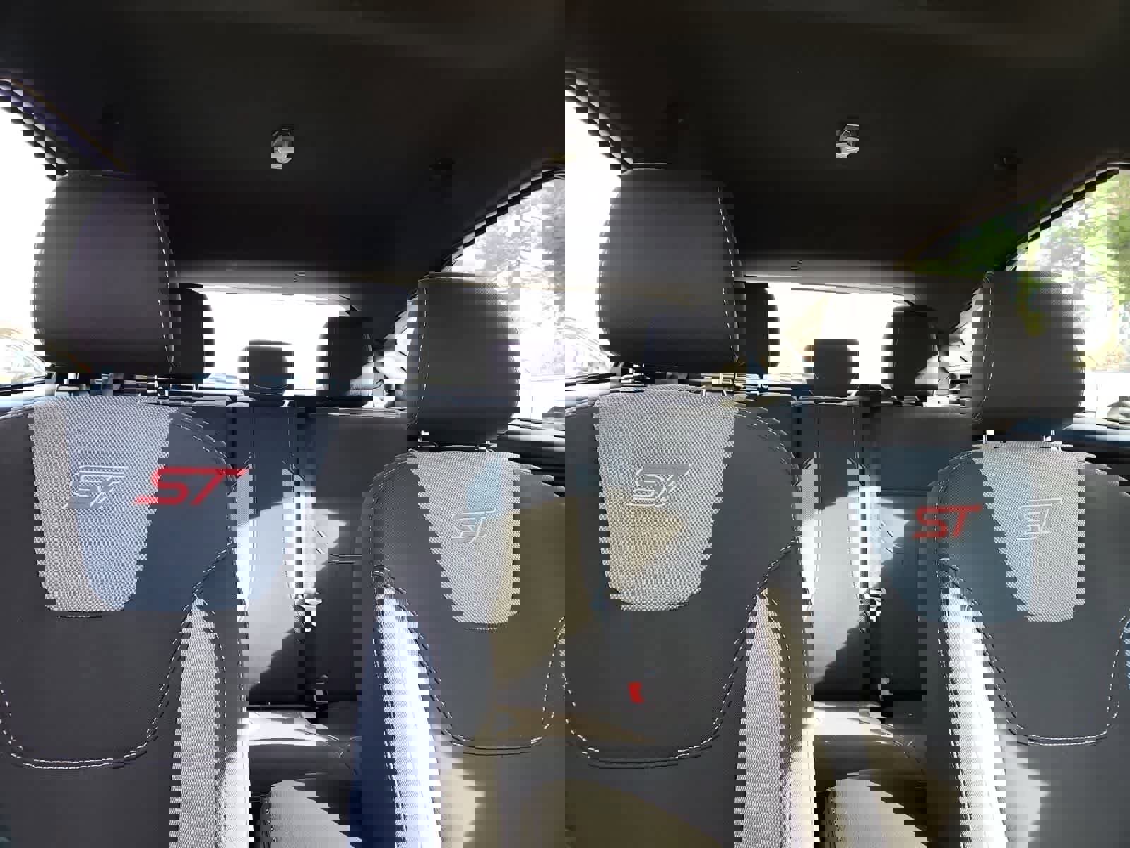 Used 2017 Ford Focus ST image 19