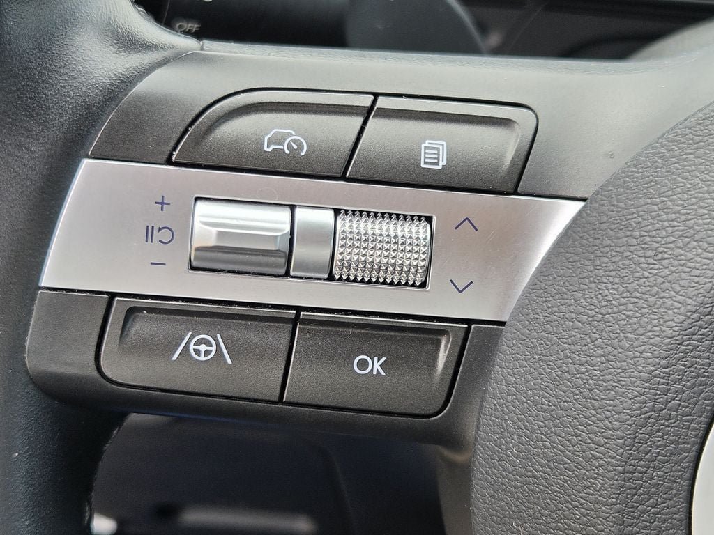 Used 2025 Hyundai Kona SEL AWD/4WD image 23
