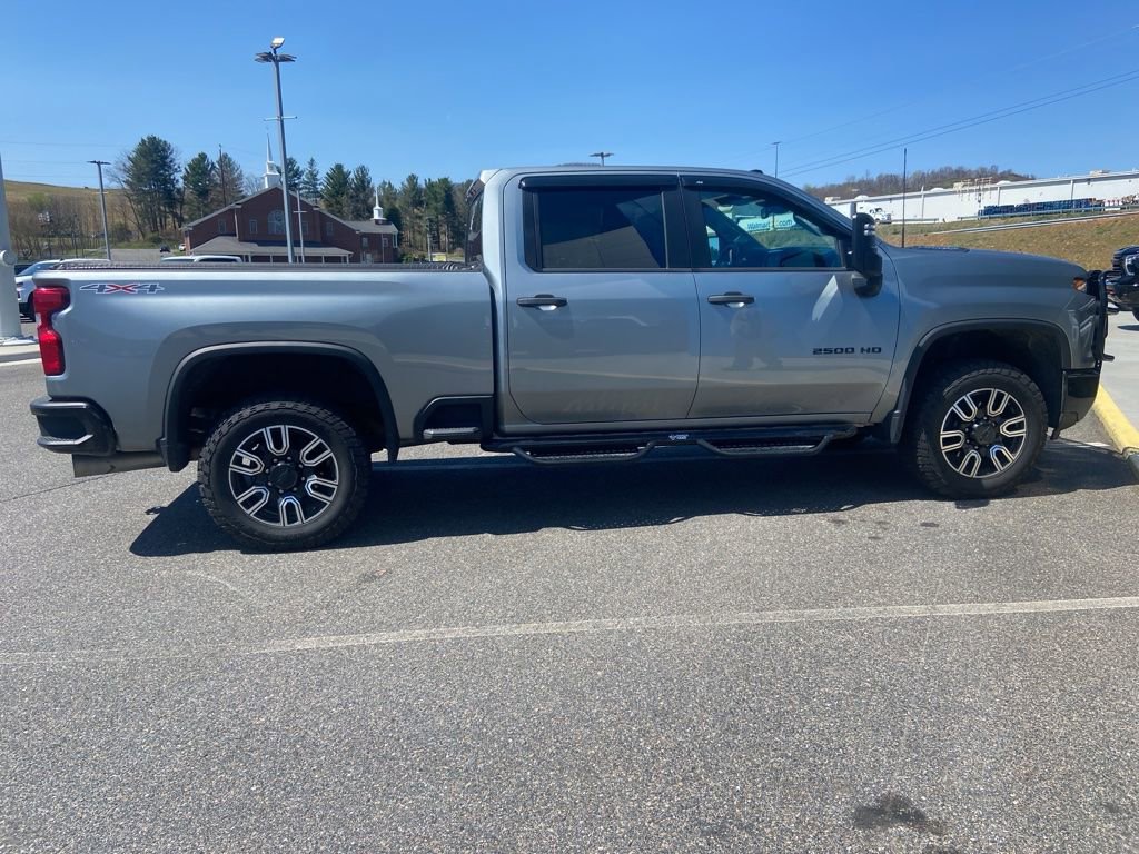 Used 2024 Chevrolet Silverado 2500 Custom w/ Custom Value Package image 5