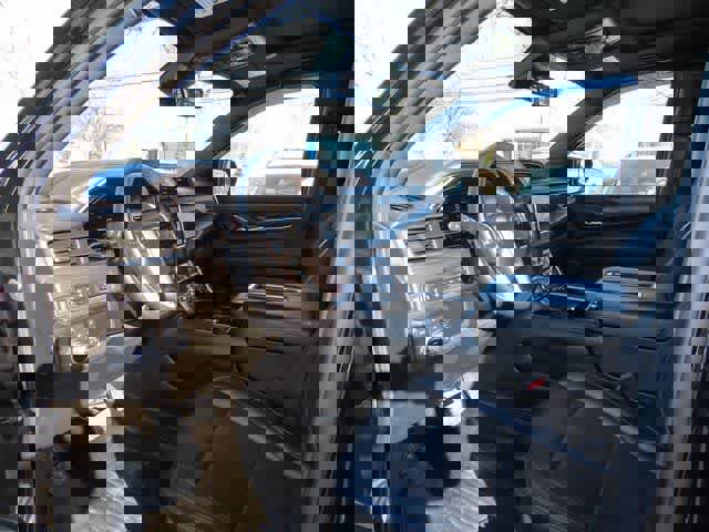 Used 2023 GMC Yukon Denali image 2