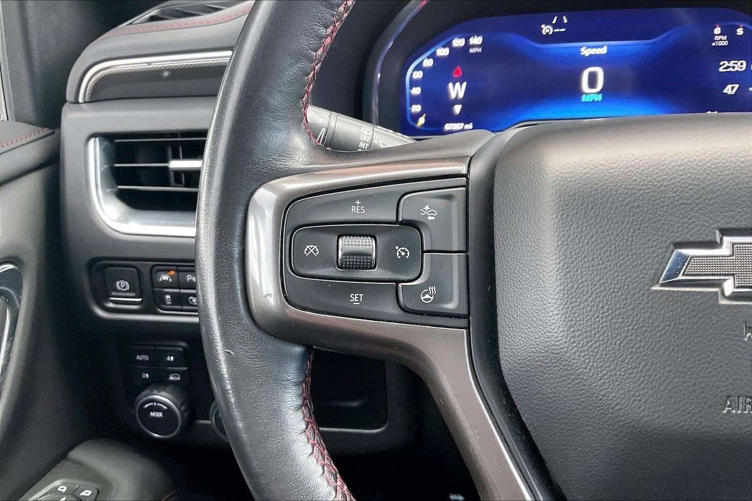 Used 2022 Chevrolet Suburban RST w/ Luxury Package image 11