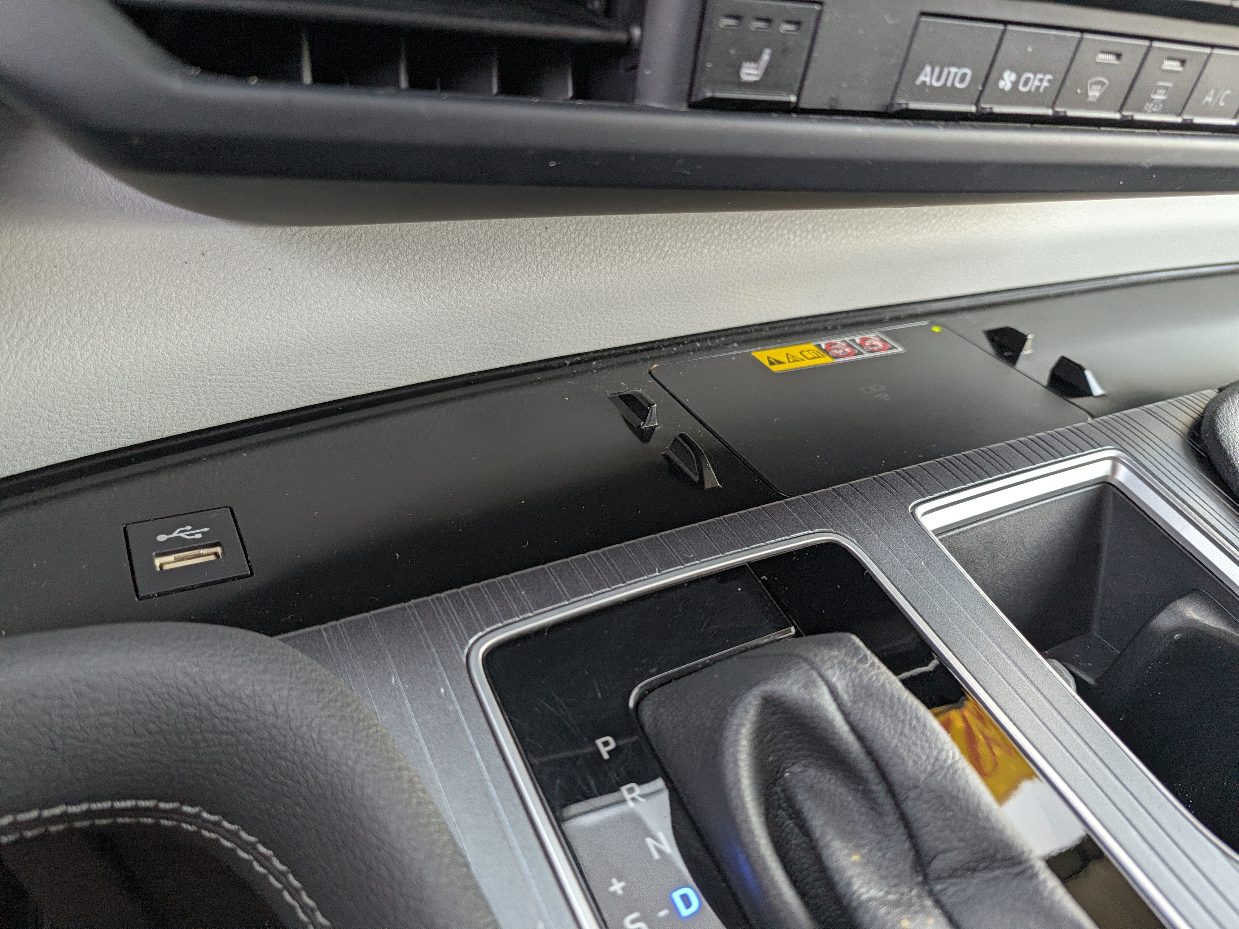 Certified 2025 Toyota Sienna XLE w/ XLE Plus Package AWD/4WD image 35