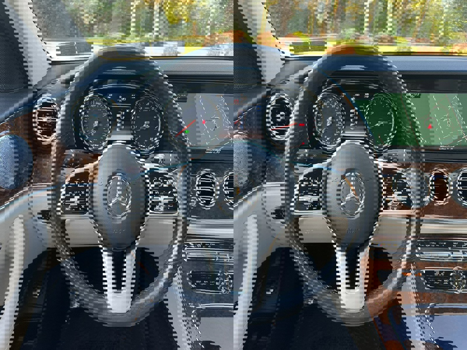 Used 2019 Mercedes-Benz E 300 4MATIC image 21