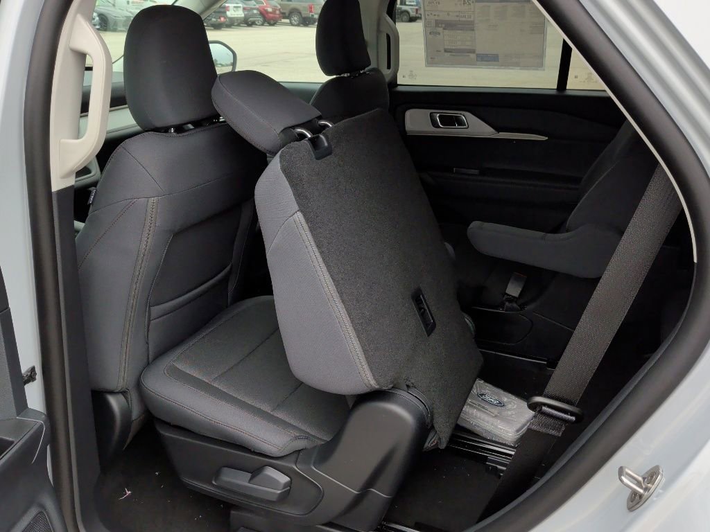 New 2026 Ford Explorer Active RWD image 35