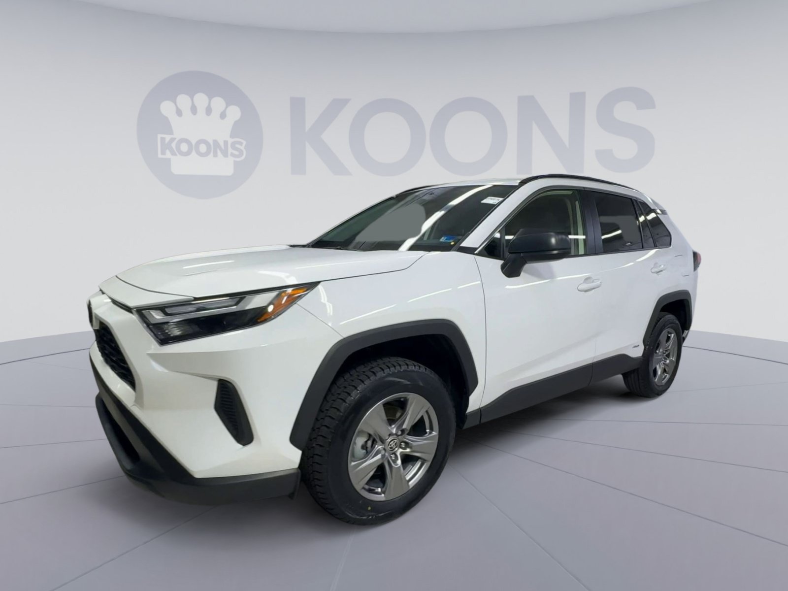 Used 2025 Toyota RAV4 LE AWD/4WD image 5