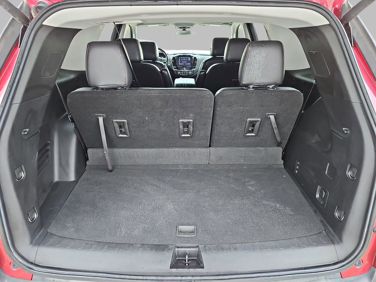 Used 2020 Chevrolet Traverse LT image 16