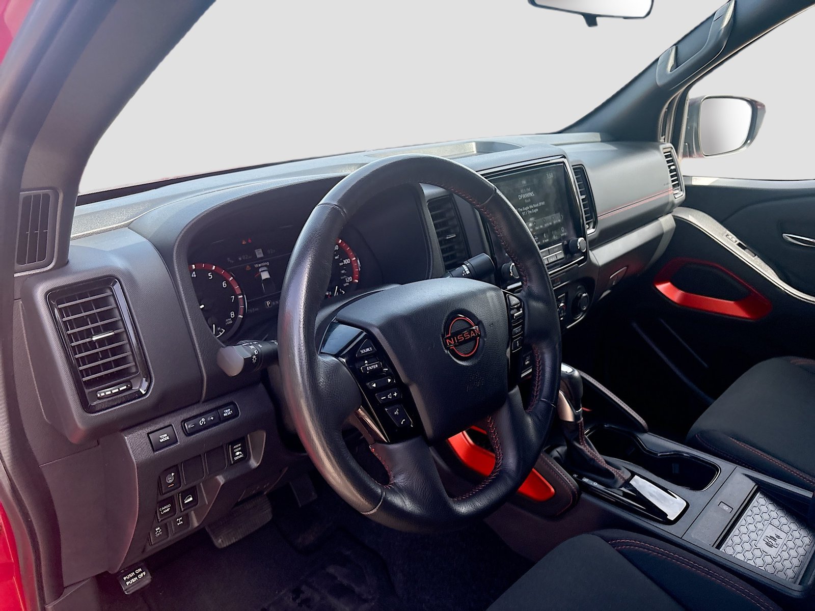 Used 2022 Nissan Frontier PRO-4X AWD/4WD image 9