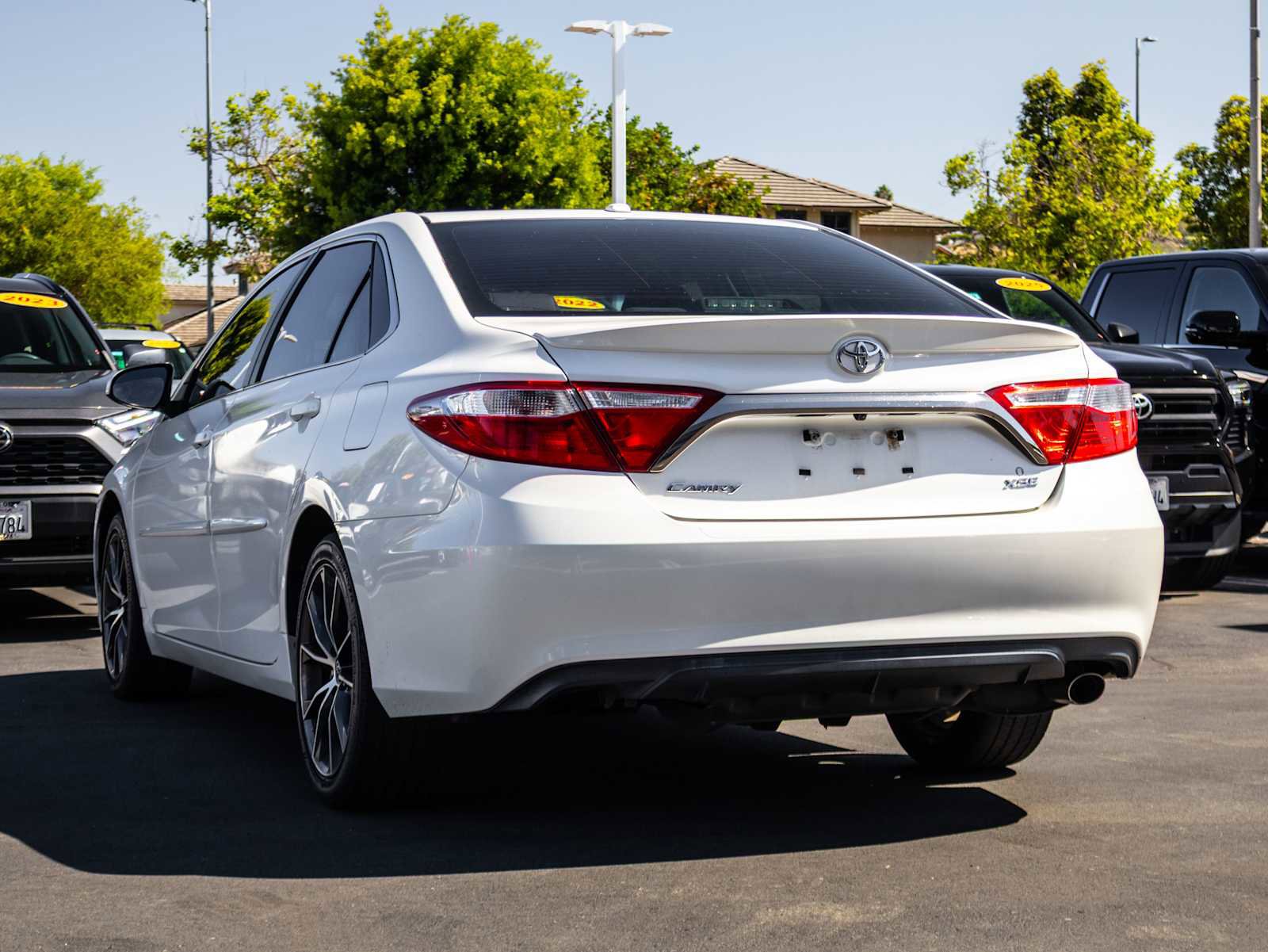 Used 2015 Toyota Camry XSE w/ Moonroof Package FWD image 4