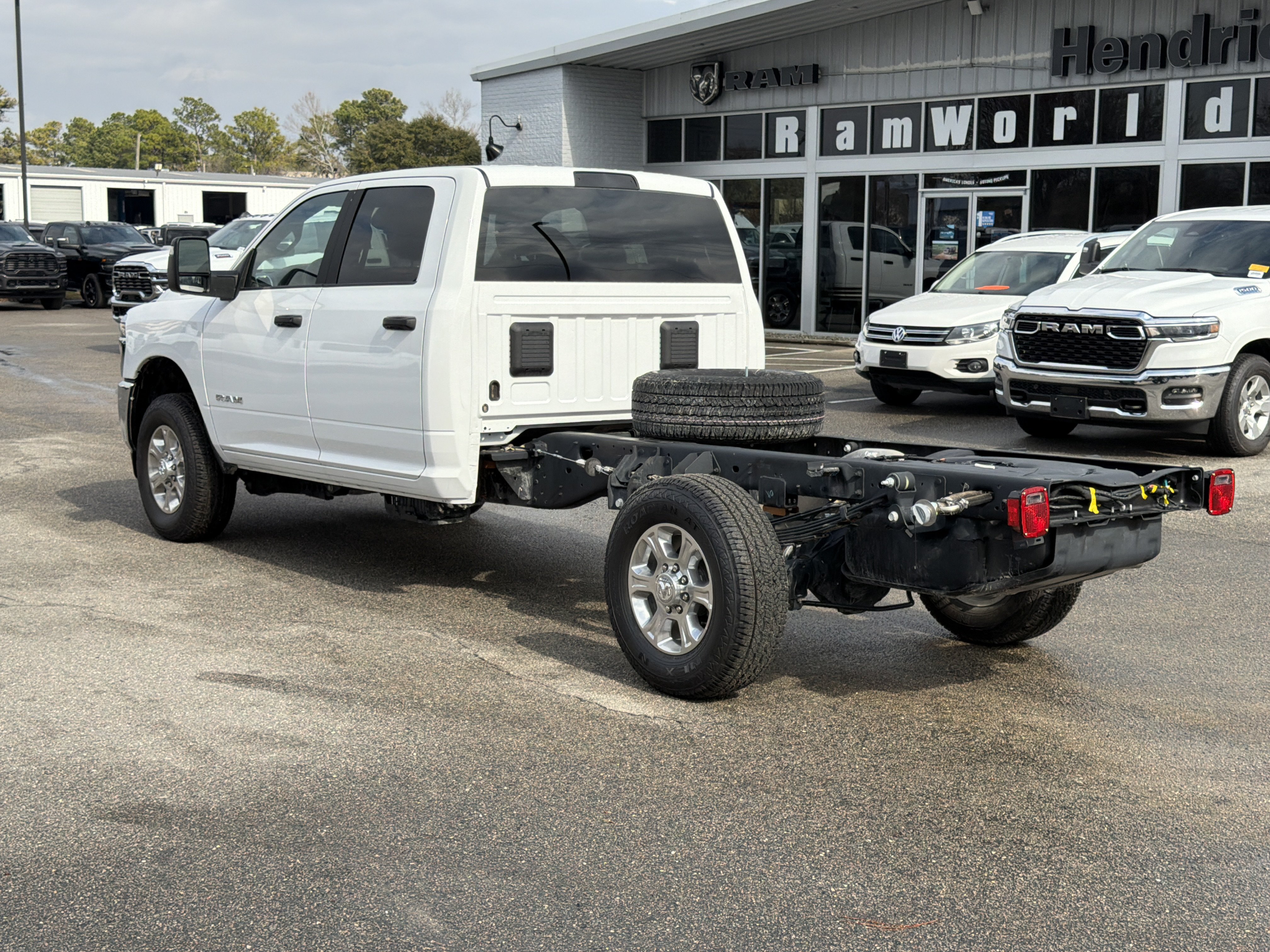 Used 2025 RAM 3500 Big Horn AWD/4WD image 6