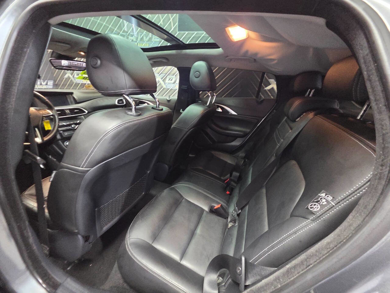 Used 2017 INFINITI QX30 Premium w/ Navigation Package image 28