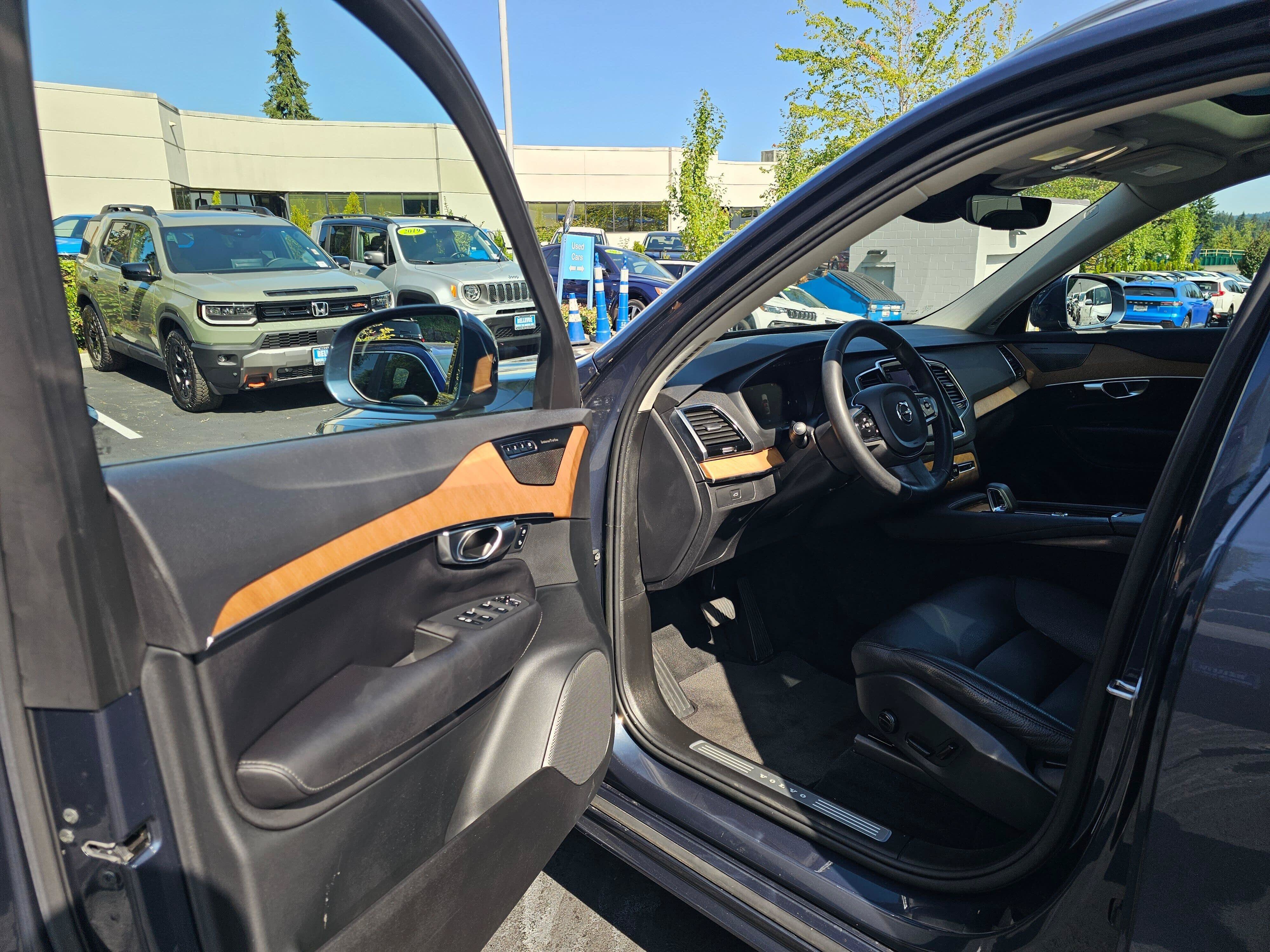 Used 2023 Volvo XC90 B5 Plus w/ Protection Package Premier AWD/4WD image 23