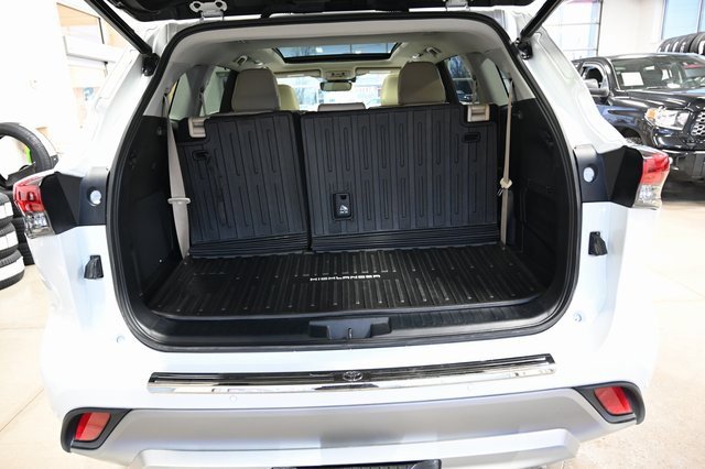 Used 2022 Toyota Highlander Platinum image 33