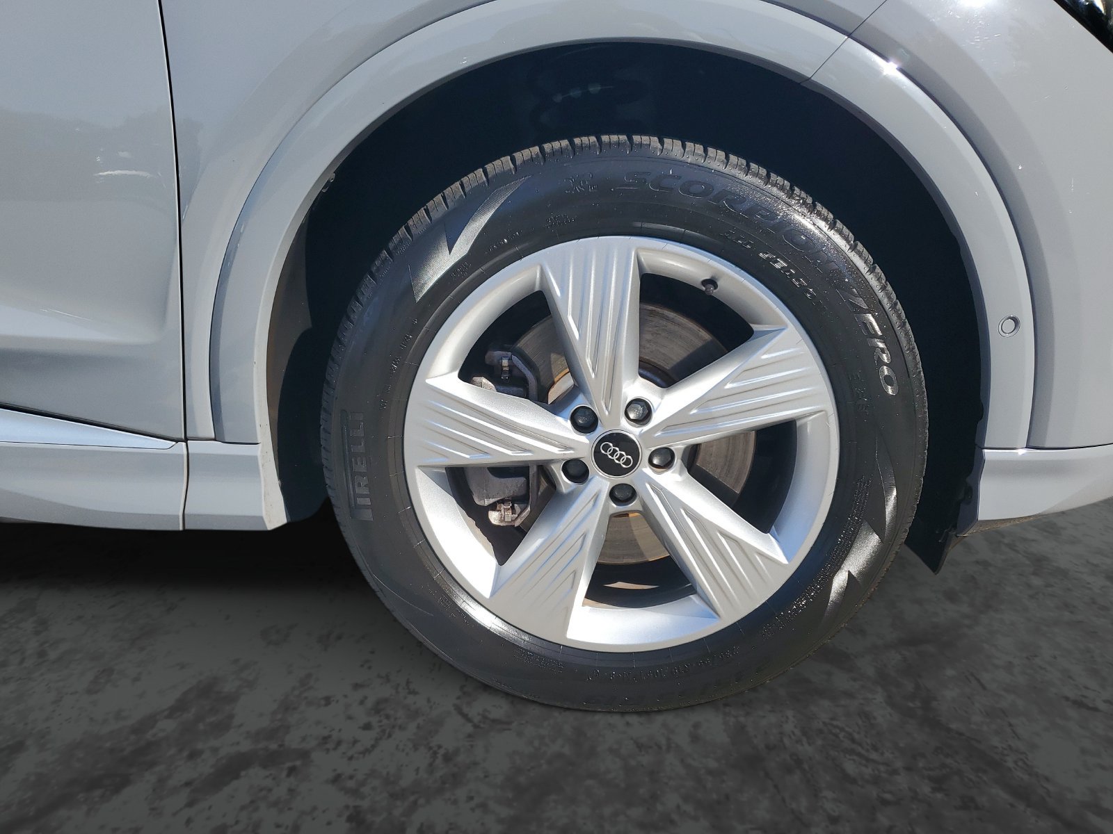 Used 2023 Audi Q4 e-tron Prestige AWD/4WD image 6