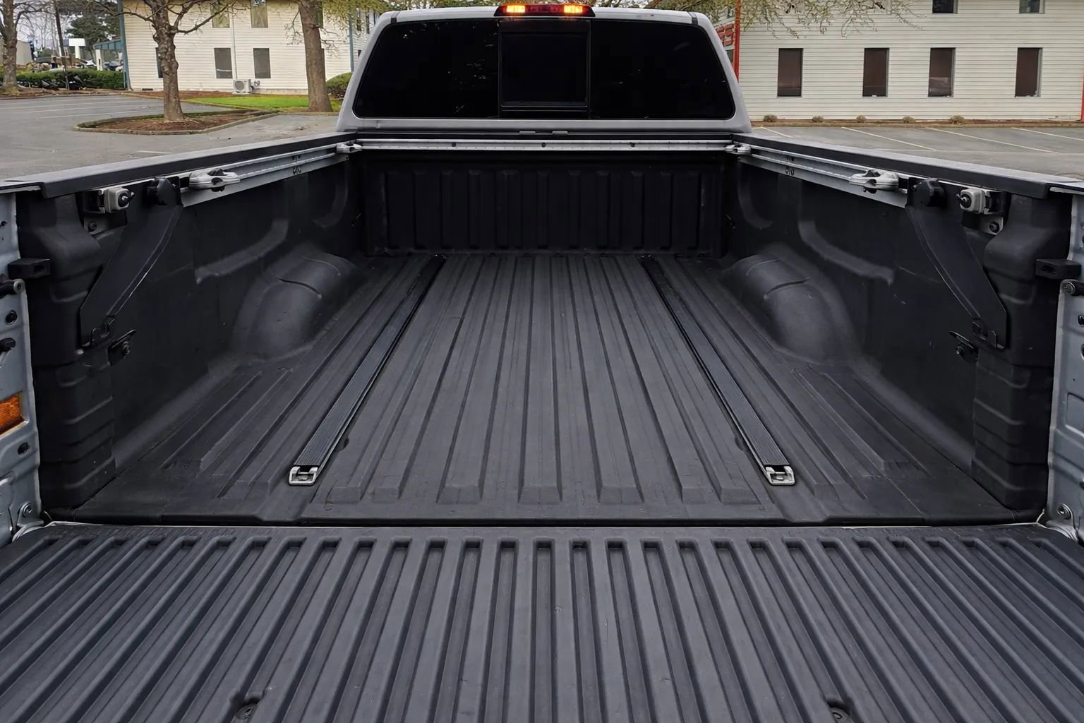 Used 2004 Nissan Titan SE w/ (Bed) Utility Bed Pkg image 18