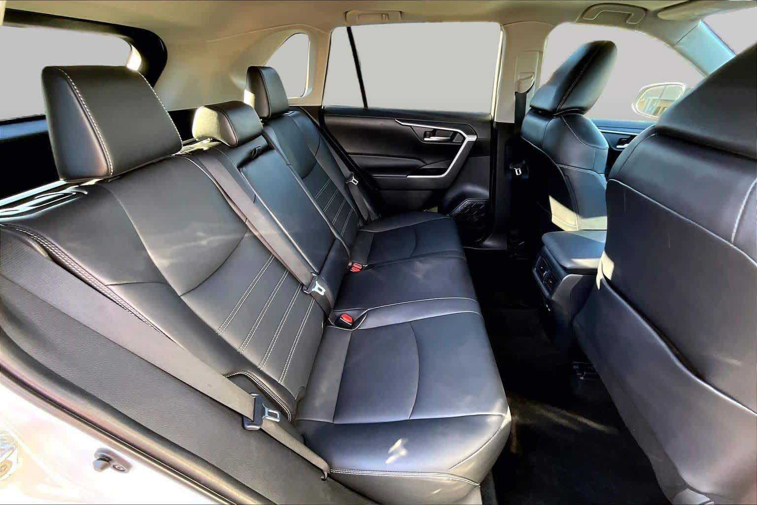 Used 2022 Toyota RAV4 XLE Premium FWD image 19