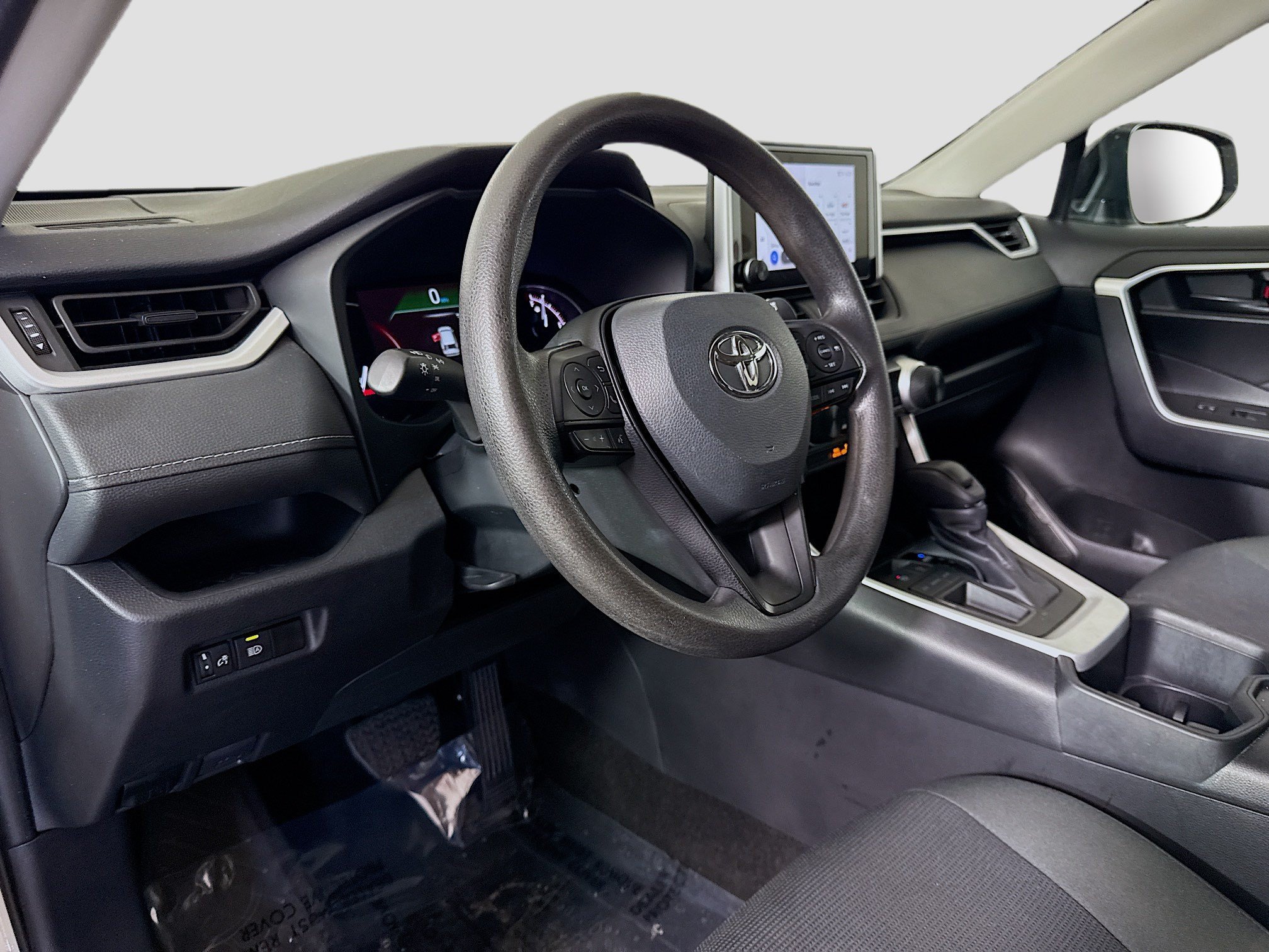 Used 2024 Toyota RAV4 LE FWD image 22