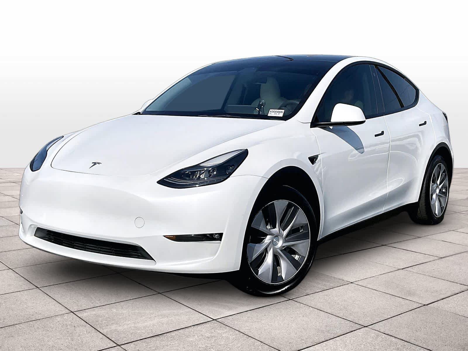 Used 2023 Tesla Model Y Long Range AWD/4WD image 1