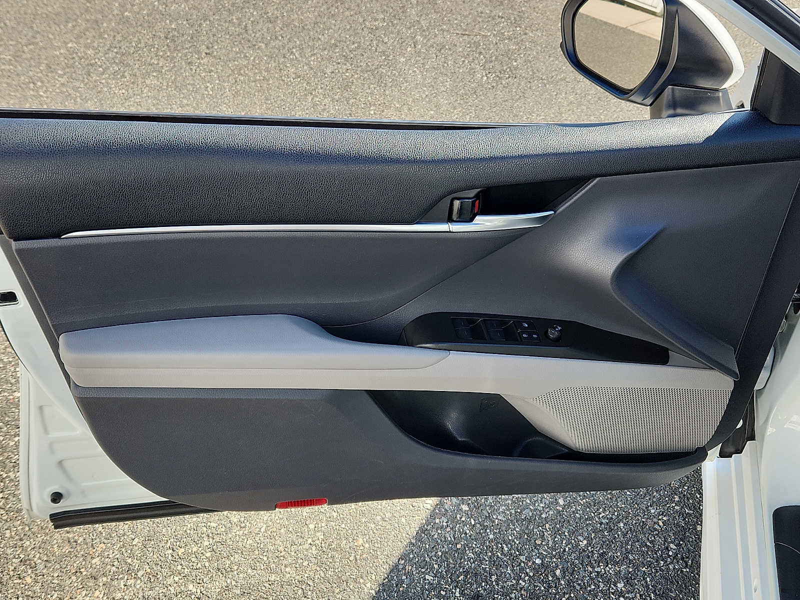 Used 2021 Toyota Camry SE image 12