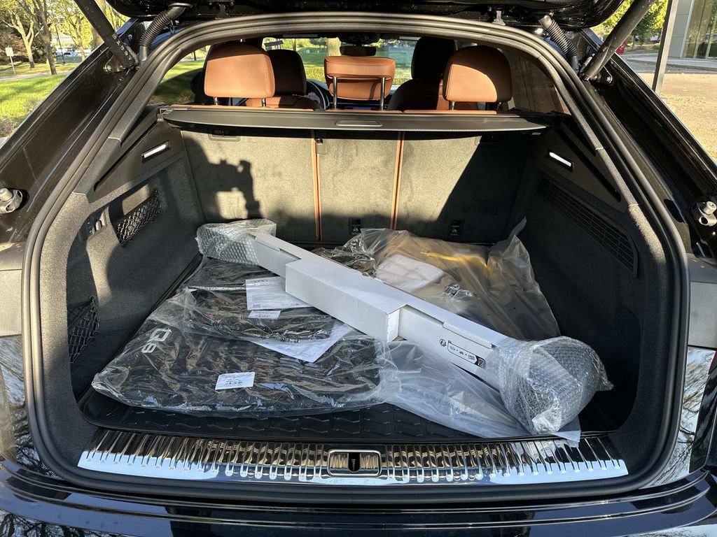 New 2026 Audi Q8 Premium Plus image 9
