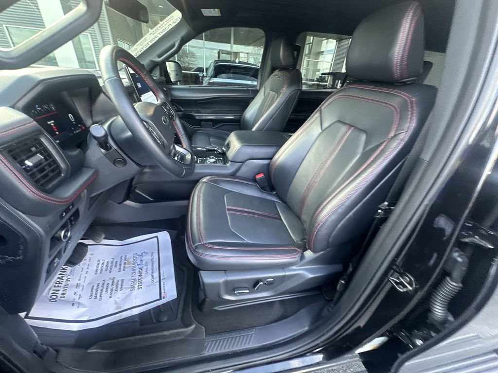 Used 2024 Ford Expedition Limited image 17