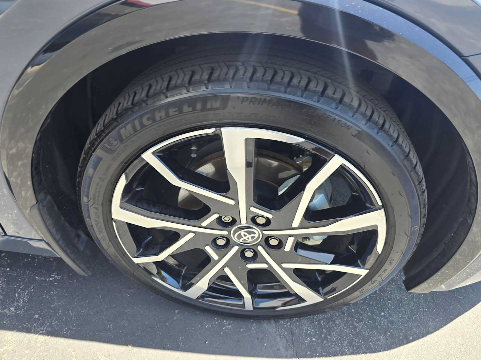 Used 2026 Toyota Prius Plug-In Hybrid FWD image 9