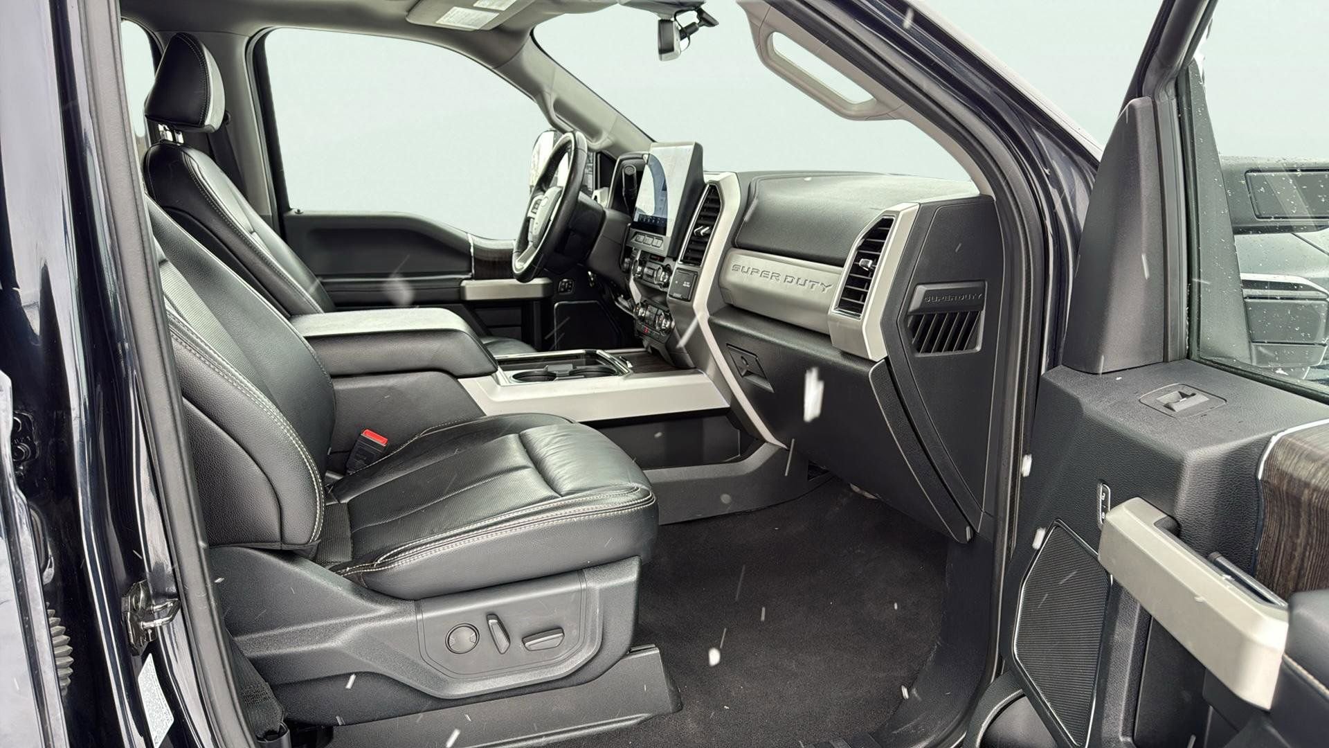 Used 2021 Ford F350 Lariat image 17