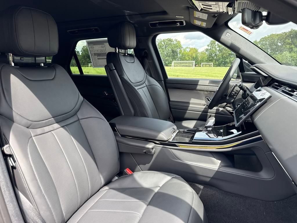 New 2025 Land Rover Range Rover Sport SE image 16