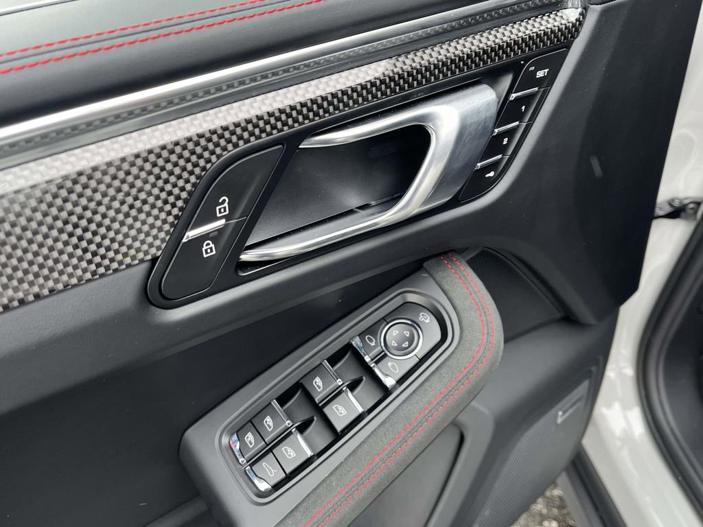 New 2026 Porsche Macan GTS image 19