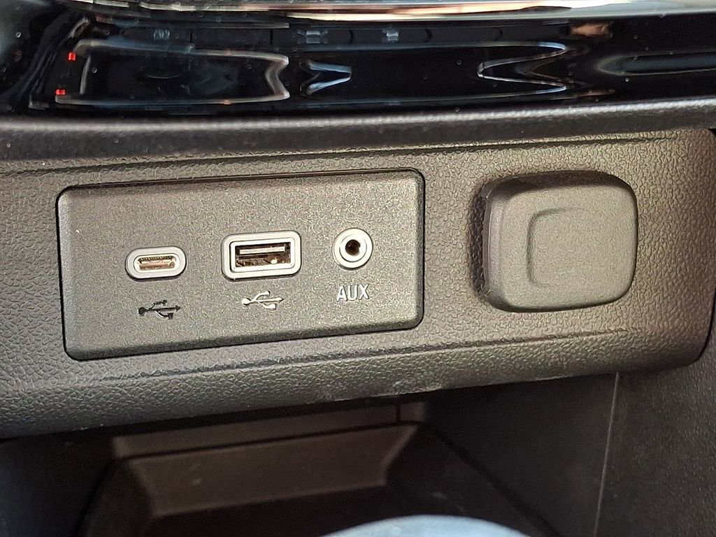 Used 2021 Buick Encore GX Select image 24