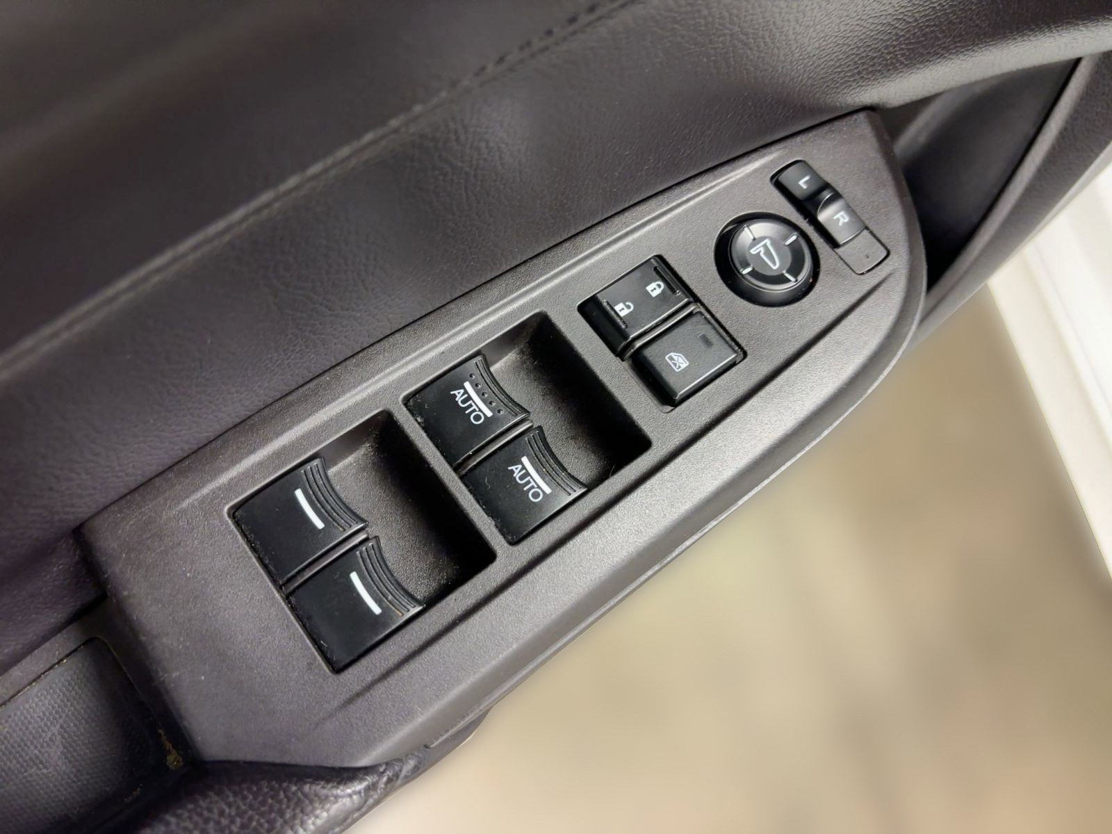 Used 2018 Acura ILX w/ Special Edition Package image 12