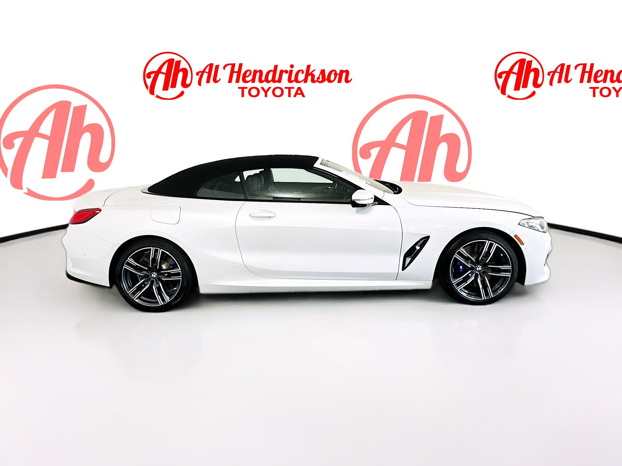 Used 2024 BMW 840i Convertible image 2