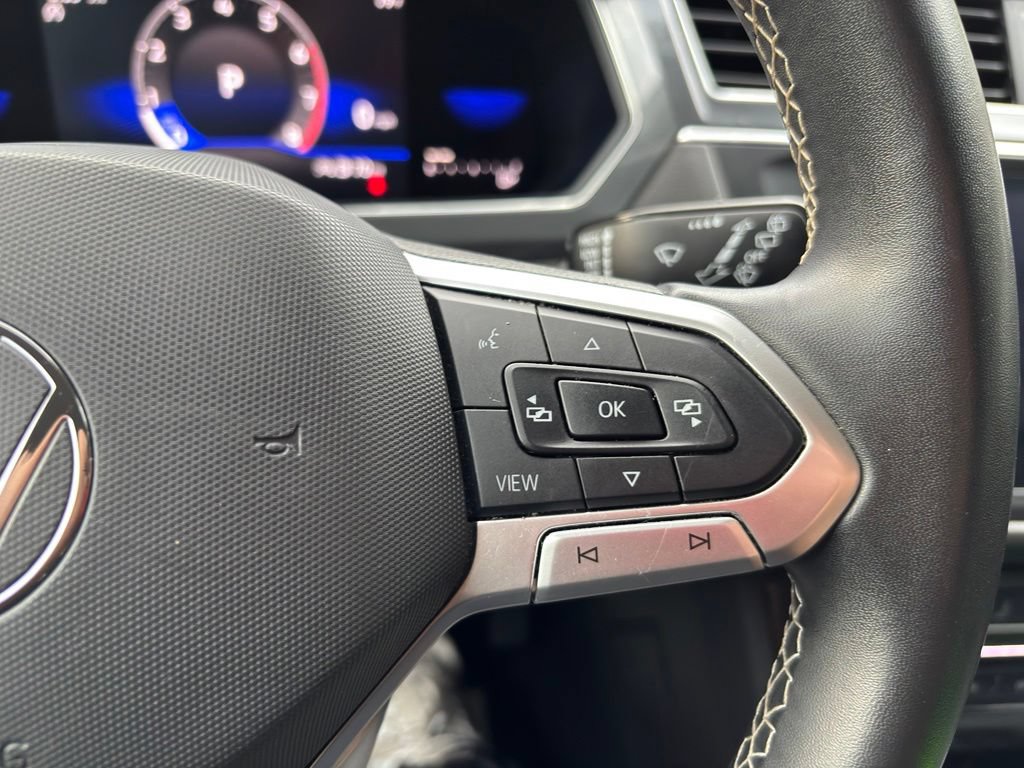 Used 2022 Volkswagen Tiguan SE AWD/4WD image 28