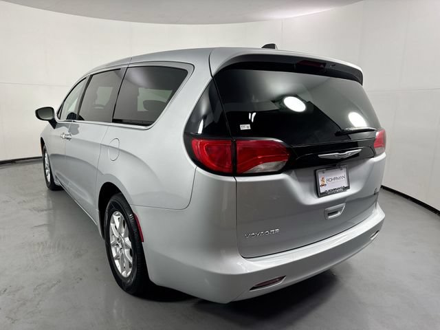 Used 2023 Chrysler Voyager LX FWD image 31