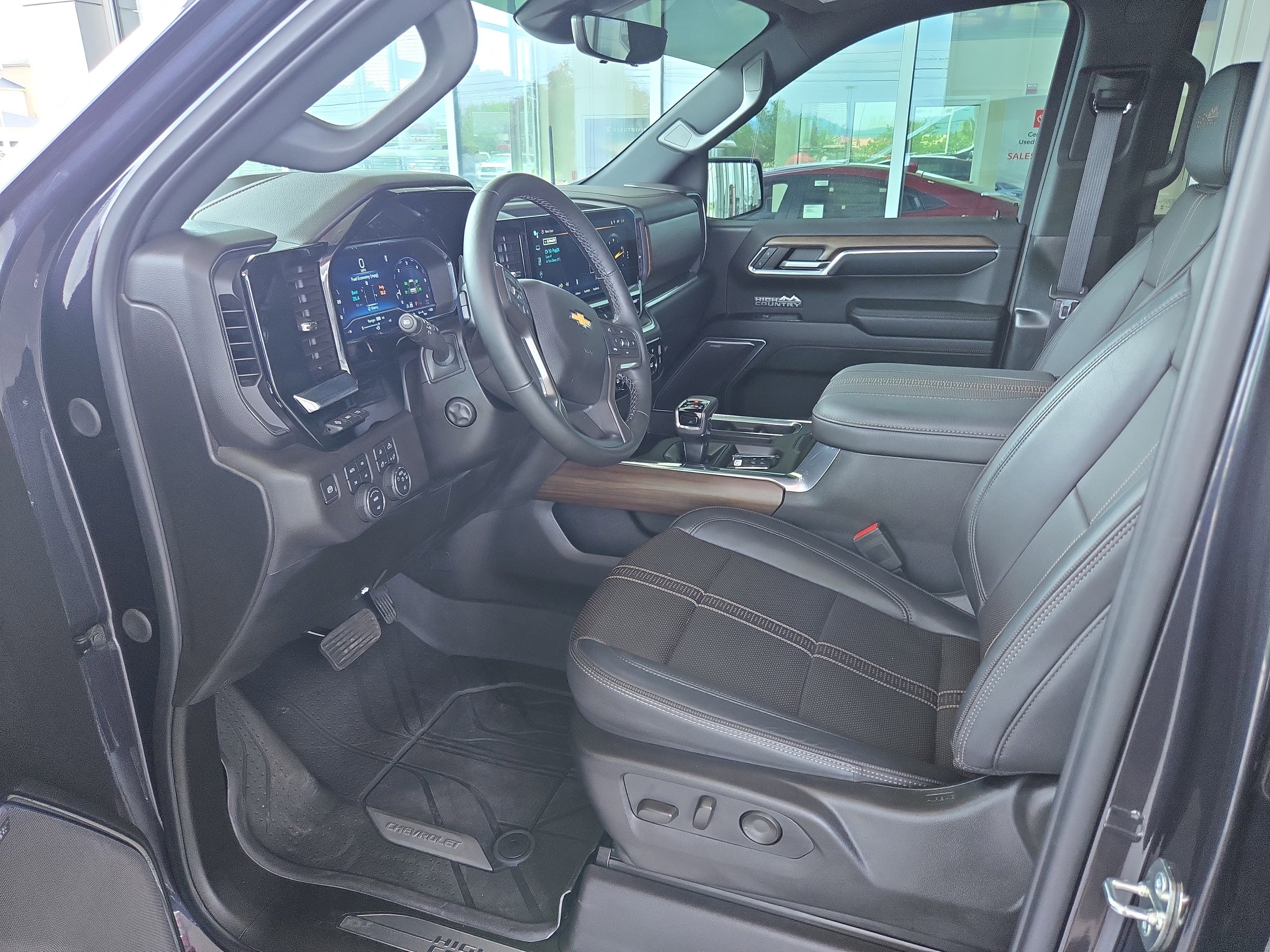 Used 2024 Chevrolet Silverado 1500 High Country w/ High Country Premium Package image 15
