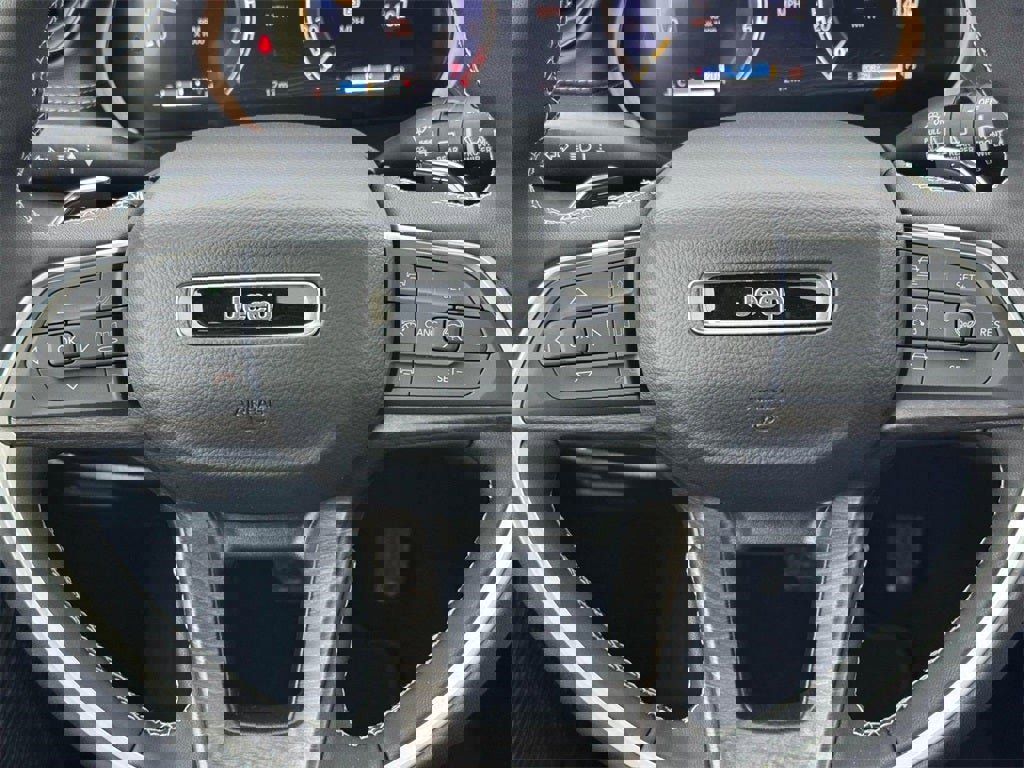 New 2026 Jeep Grand Cherokee Altitude image 13